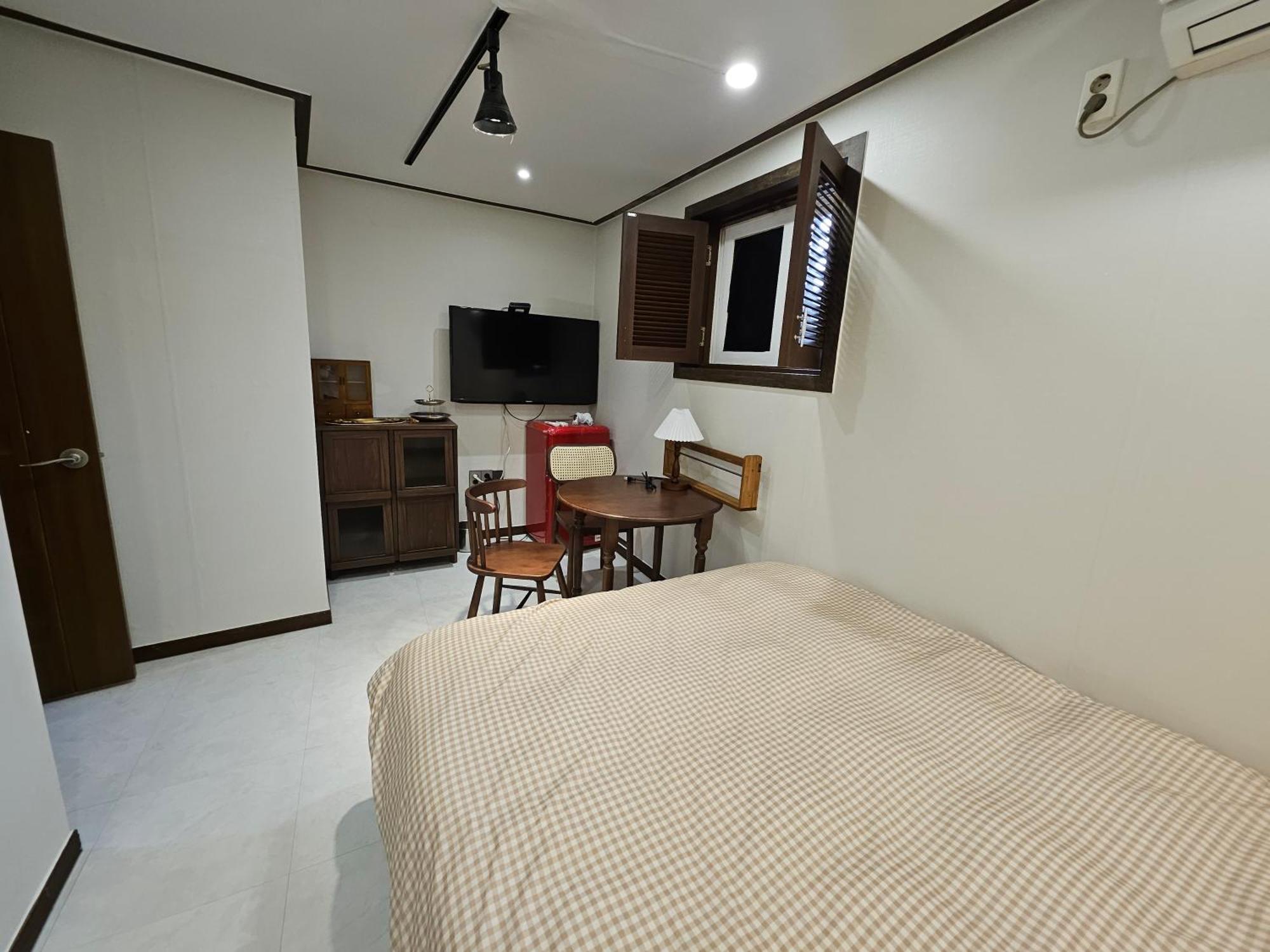 8 Hotel Сеул Екстериор снимка